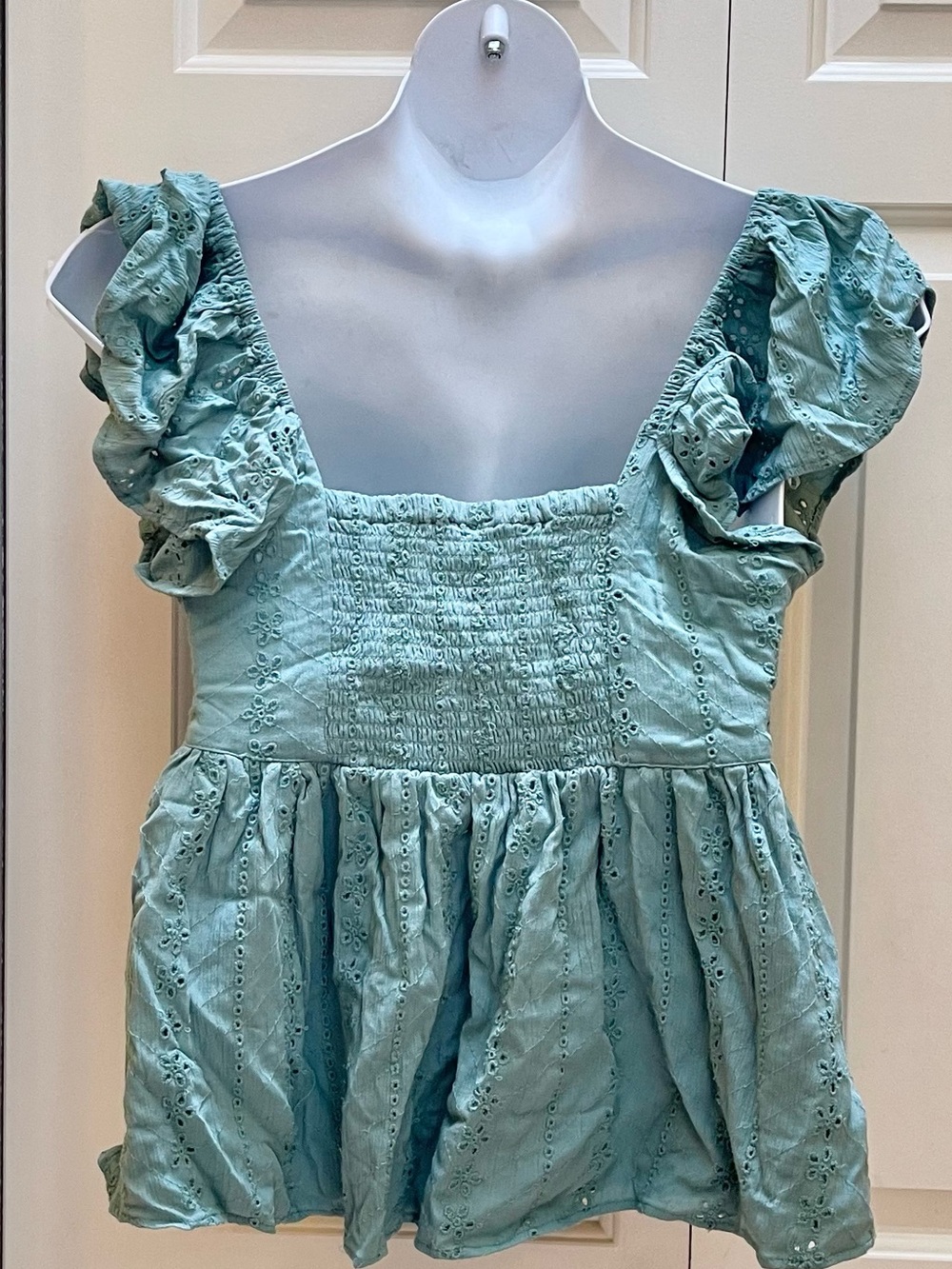 BNWT Angie eyelet top - Picture 5 of 9